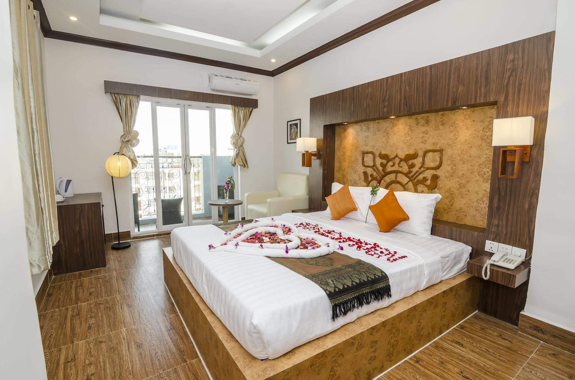 פנום פן Phuminh Hotel Riverside מראה חיצוני תמונה